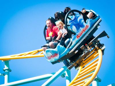 Family on Undertow seaside park ride
